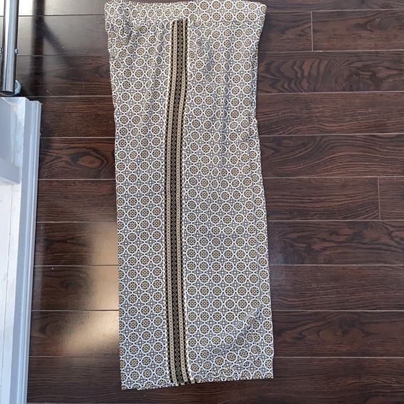 NWT Flowy Pants with Pattern - Picture 2 of 3